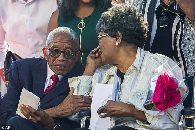 Claudette Colvin, Civil Rights Pioneer Whose 1955 Bus Defiance Preceded Rosa Parks, Dies at 86