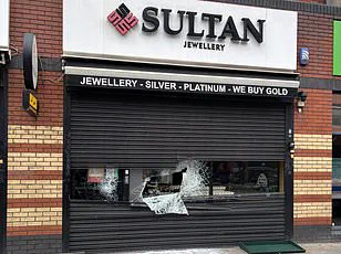 Daylight Heist at Richmond Jewellers: Two Men Use Sledgehammer in Shocking Attack
