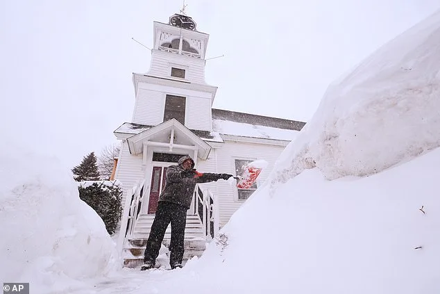 ICE Detainees Stranded 13 Hours in New Hampshire Blizzard Amid Safety Criticisms
