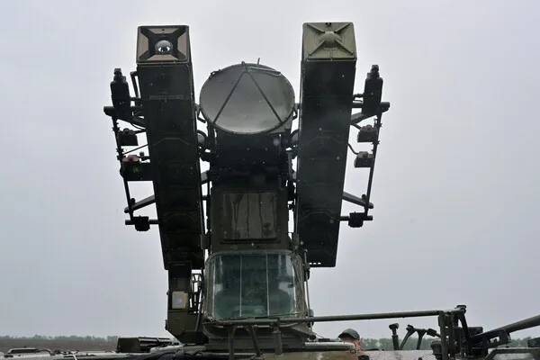 Russian Air Defense Claims Unprecedented Interception of Over 400 Drones and Four Bombs Targeting Moscow Amid Escalating Conflict