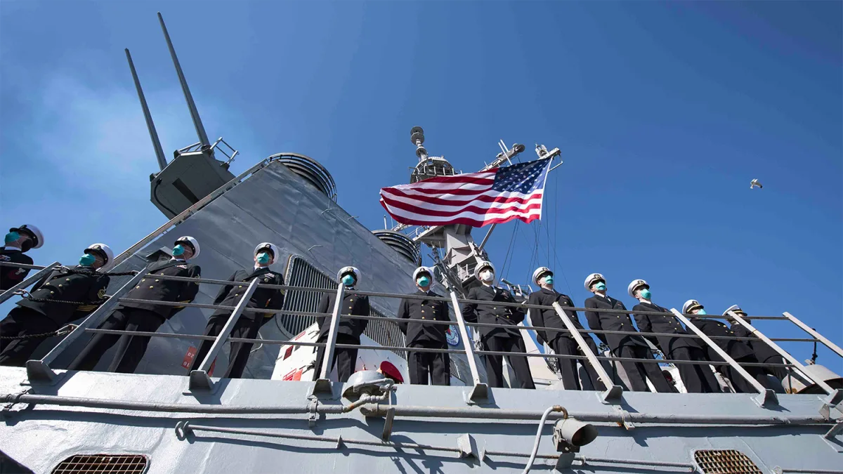 U.S. Navy Destroyers Narrowly Escape Destruction in Strait of Hormuz as Tensions with Iran Escalate
