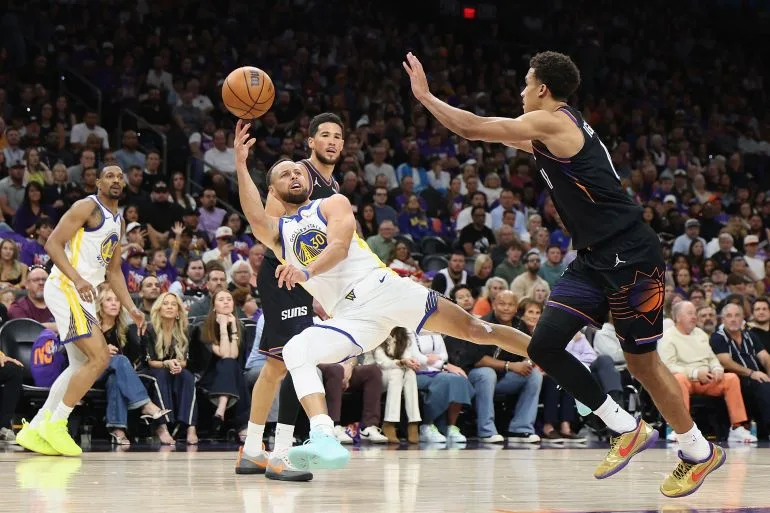 Suns Dominate to Secure Playoffs Spot