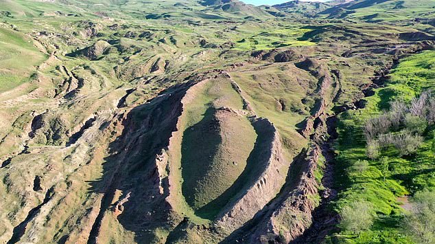 Radar Scans Reveal Subterranean Corridors at Turkey's Biblical Ark Site