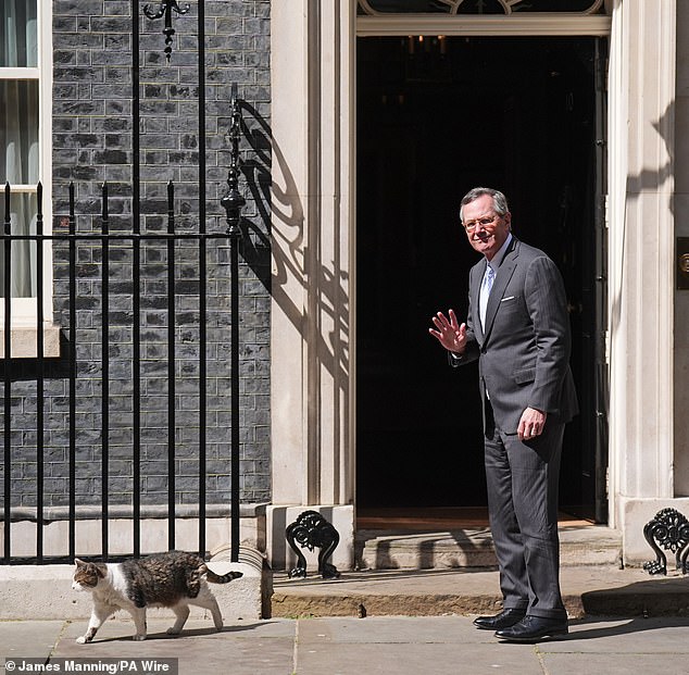 US Ambassador urges Britain to stop apologizing and embrace national confidence.